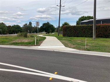 Sheedy Road completion 2 - Shared path start at Fersfield Road.jpg