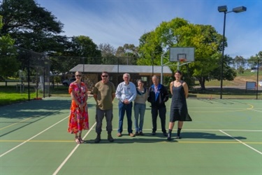 Group photo - Darraweit Guim Tennis Club president, Councillors and Council staff