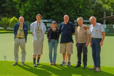 Group photo - Woodend Bowling Club president, Councillors and Council staff